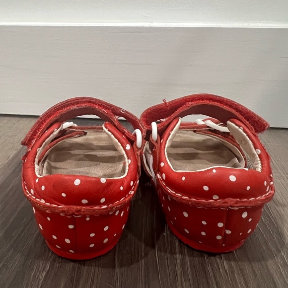 Clarks Sandals - Picture 2 of 8